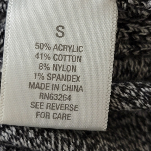 Dressbarn v neck fold over collar faux wrap gray sweater size small - Picture 7 of 8